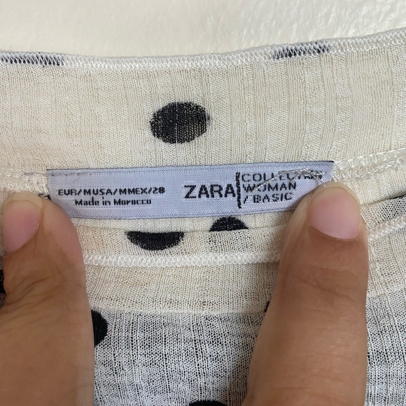 Zara Black and ivory Polka Dot Blouse with ruffles size medium - Picture 3 of 7